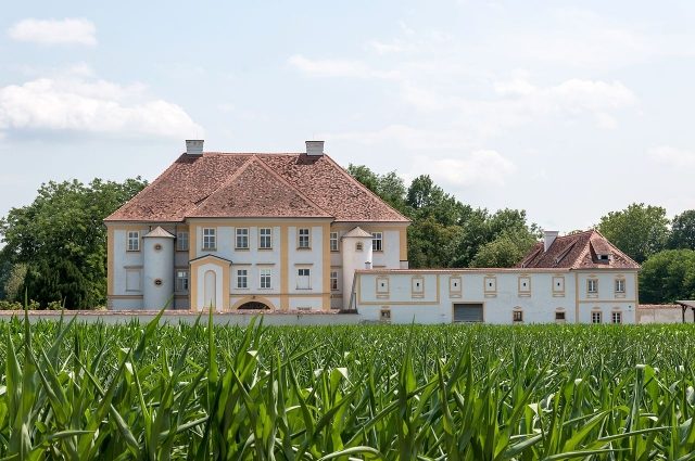 Neuschloss Castle
