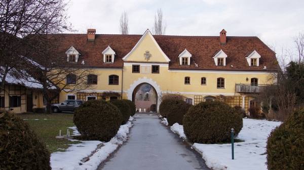 Obermayerhofen Castle