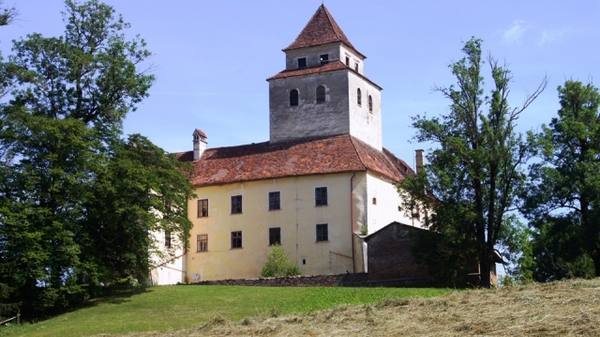 Ehrenhausen Castle