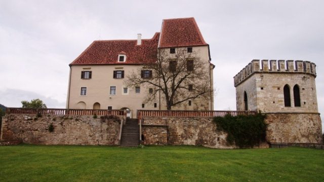 Seggau Castle