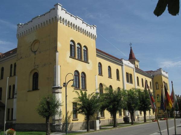 Straß Castle