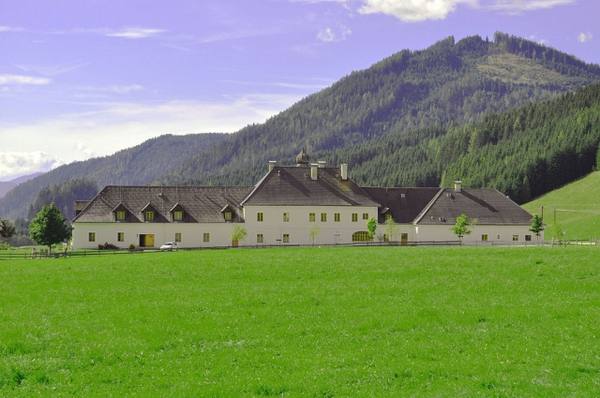 Kaiserau Castle