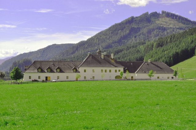 Kaiserau Castle
