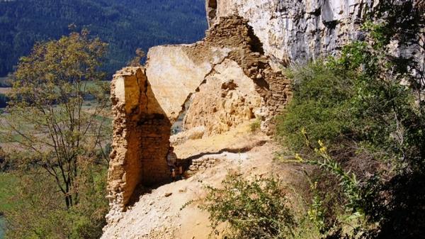 Schallaun/Luegg (Puxerloch) Castle