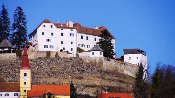 Kapfenstein Castle