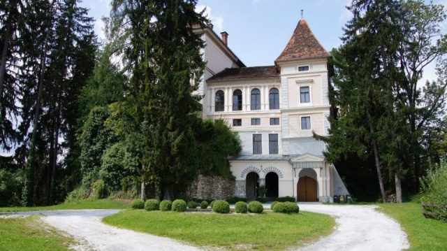 Greißenegg Castle