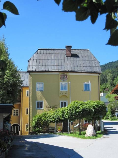 Lerchen Castle