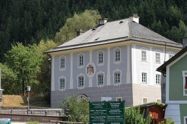 Wintergrün Castle