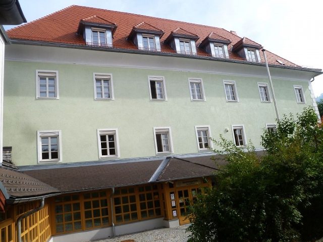 Grub Castle