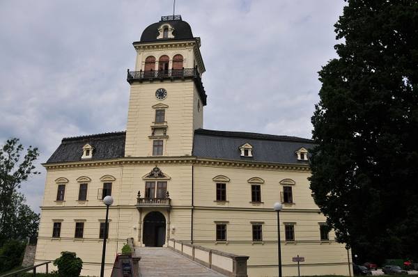 Tollet Castle