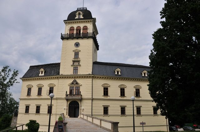 Tollet Castle