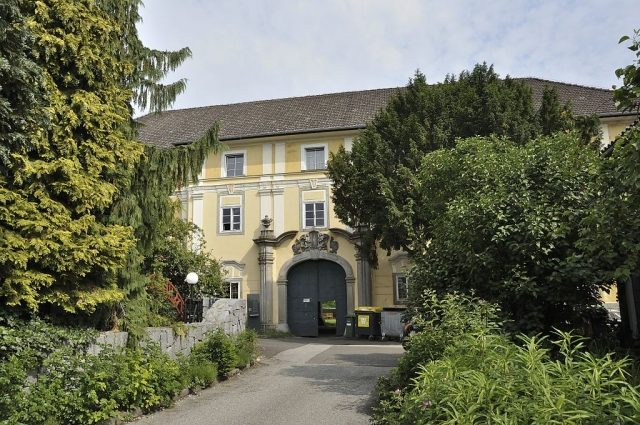 Holzheim Castle
