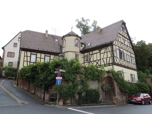Casteller Castle