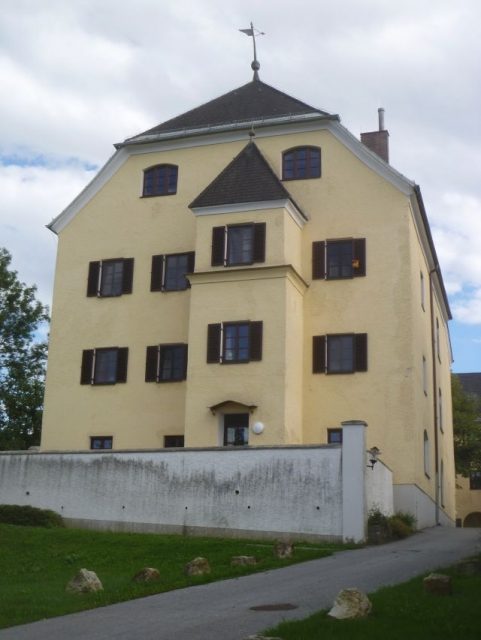 Schloss Neuhaus