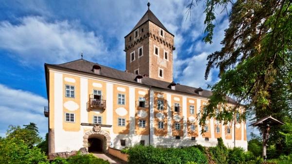Neuhaus Castle