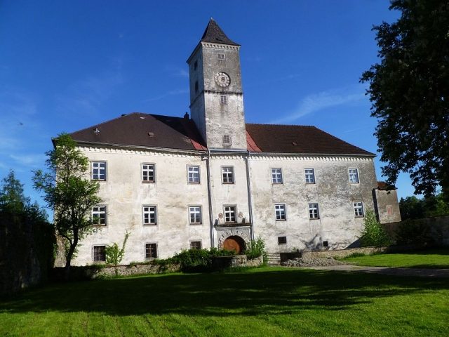 Eschelberg Castle