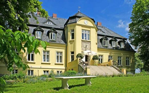 Belitz Manor
