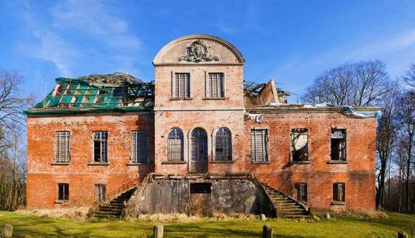 Carlsdorf Manor
