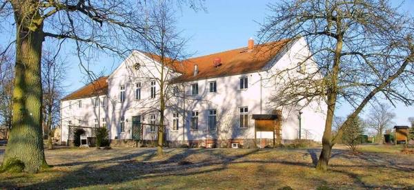 Friedrichsfelde Manor