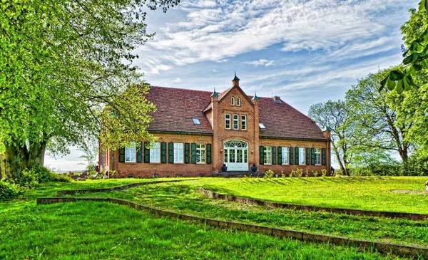 Küsserow Hof Manor