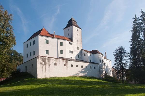 Seisenegg Castle