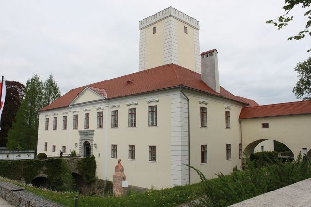 St. Peter in der Au Castle