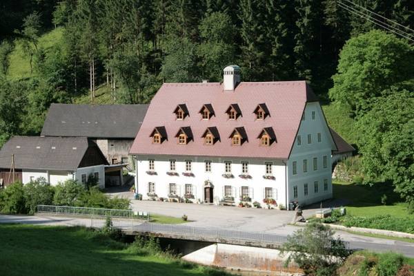 Wenten Manor