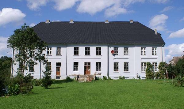 Bobbin Manor