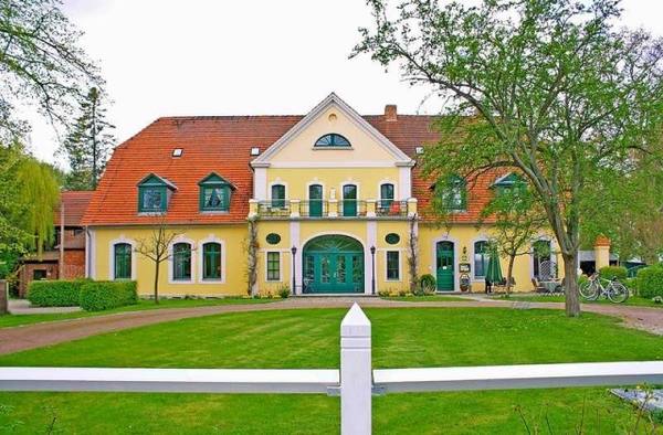 Solzow Manor