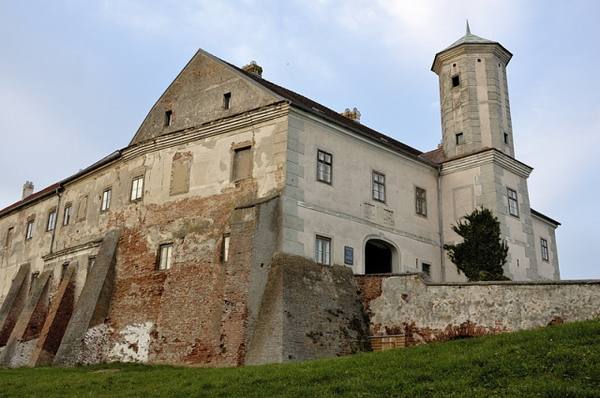 Jedenspeigen Castle
