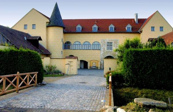 Groß Castle