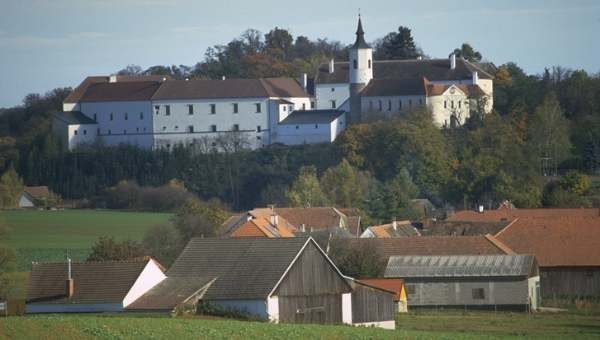 Fronsburg Castle