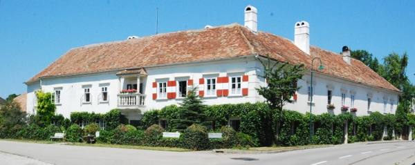 Zogelsdorf Castle