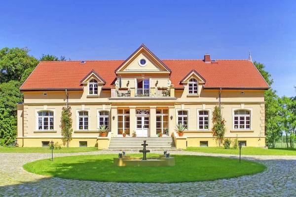 Viezen Manor