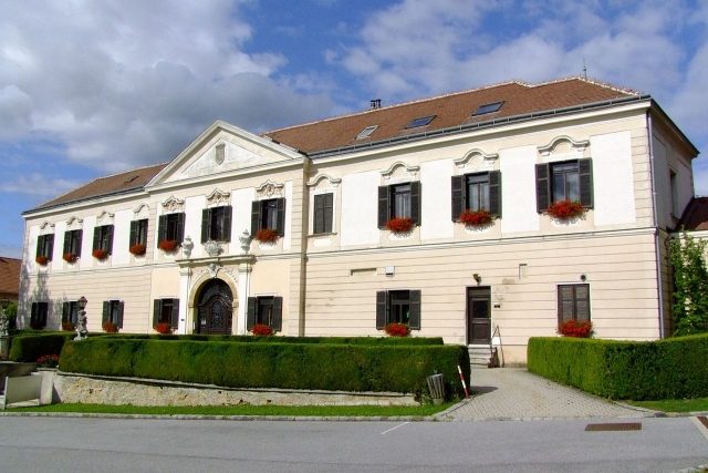 Großrußbach Castle