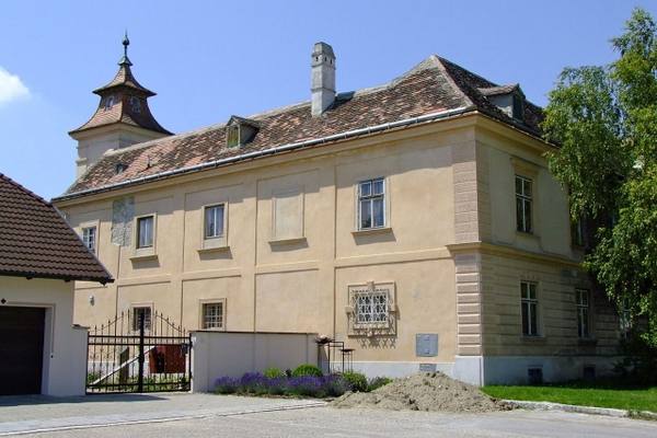 Niederfellabrunn Castle