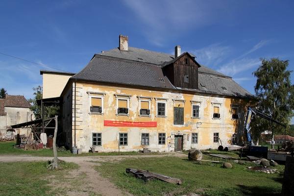 Wolfpassing Castle