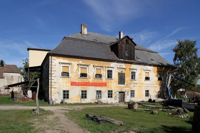 Wolfpassing Castle