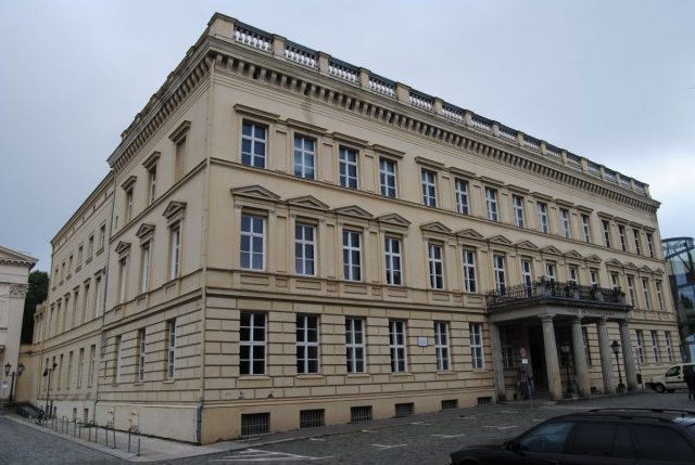 Palais am Festungsgraben