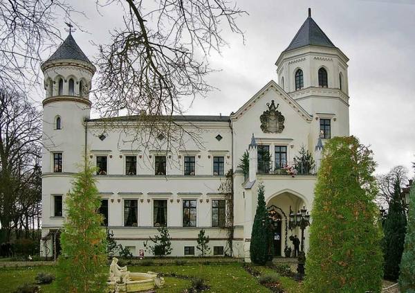 Bredenfelde Castle