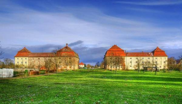 Faulenrost Castle