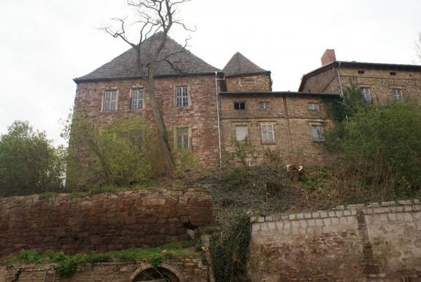 Friedeburg Castle