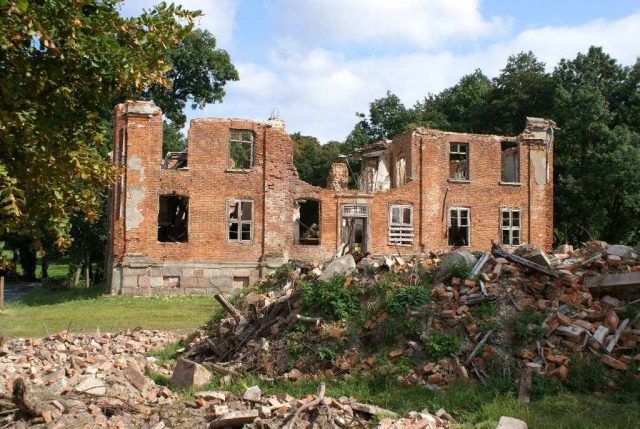 Goldenbow Manor
