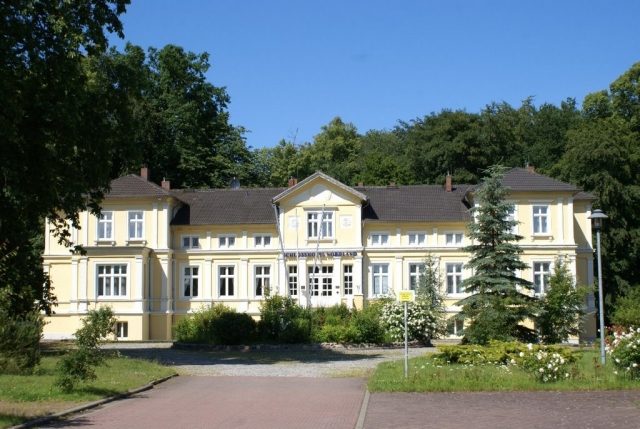 Groß Potrems Manor
