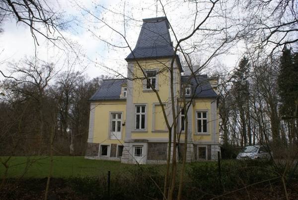 Kladow Manor