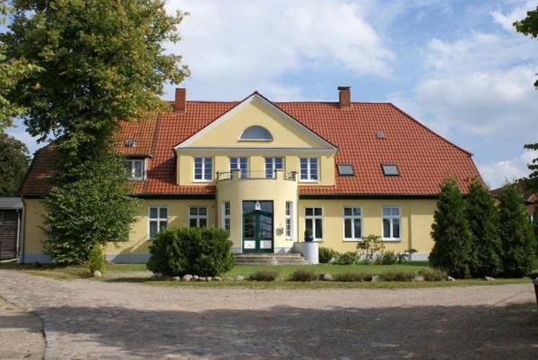 Hinter Wendorf Manor