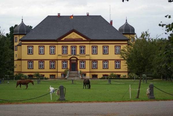 Hohen Luckow Manor
