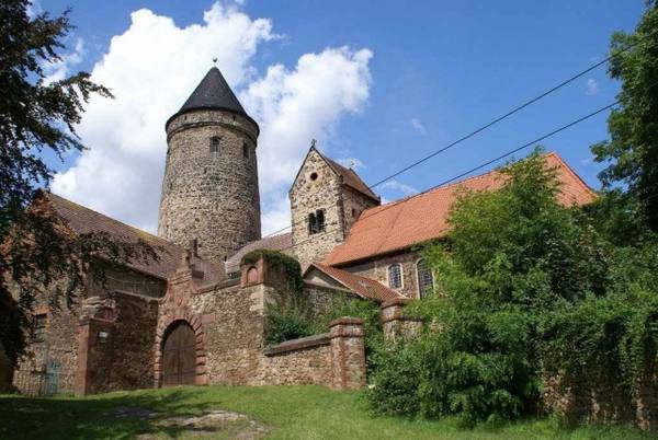 Hohenthurm Castle