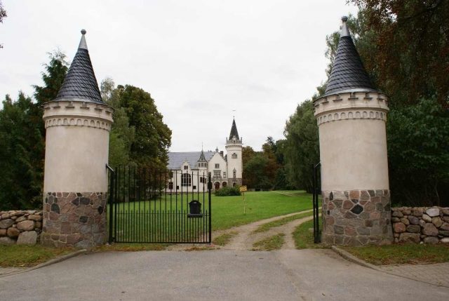 Katelbogen Manor