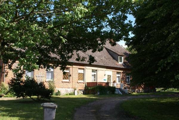 Kneese Manor